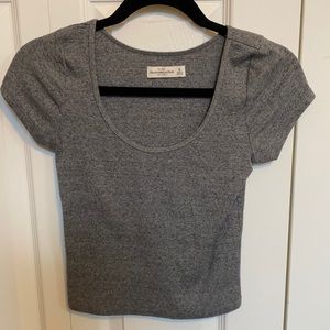 Gray cropped t-shirt